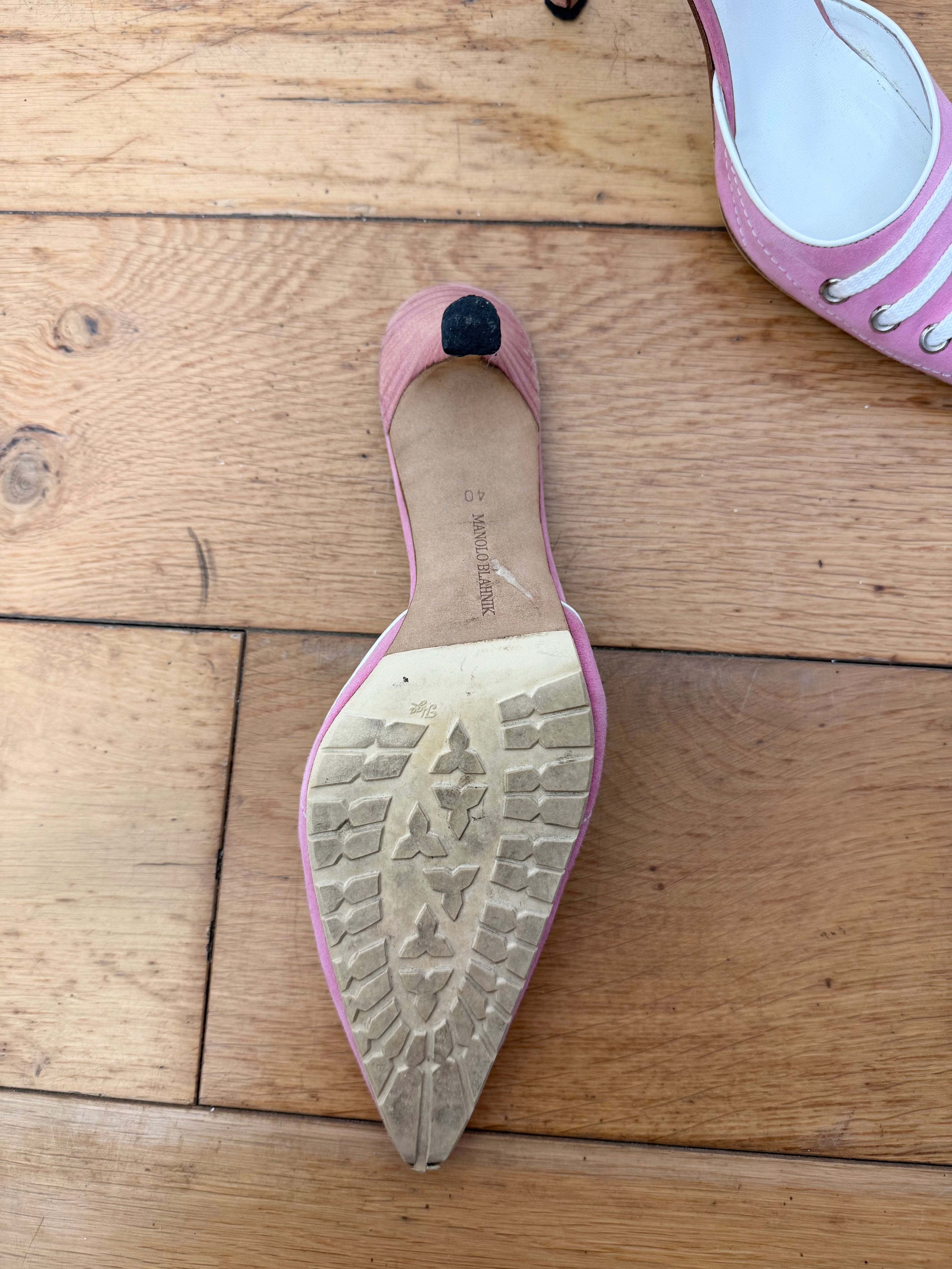 Manolo Blahnik Vintage Pink Sneaklo Kitten Heels