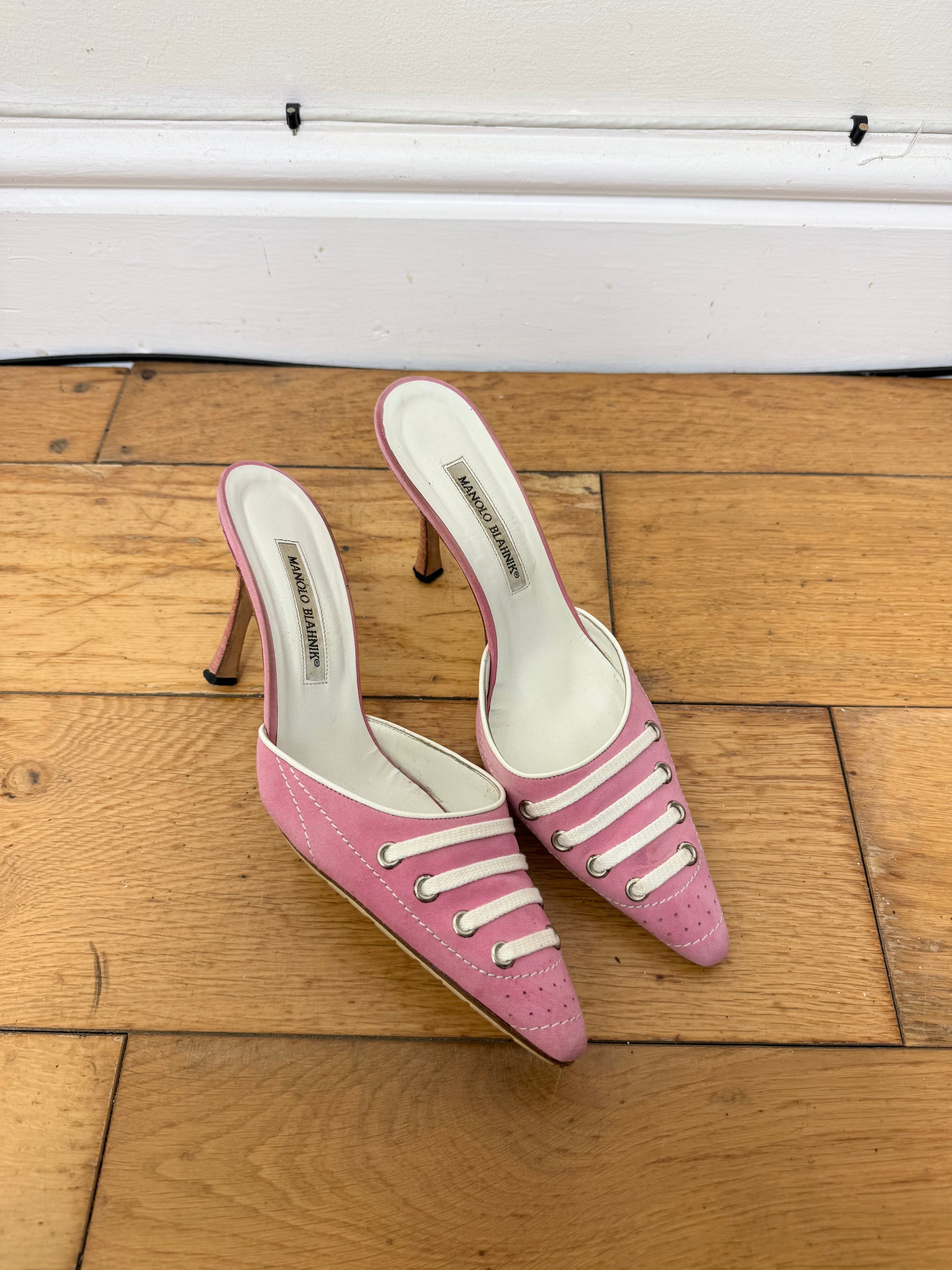 Manolo Blahnik Vintage Pink Sneaklo Kitten Heels