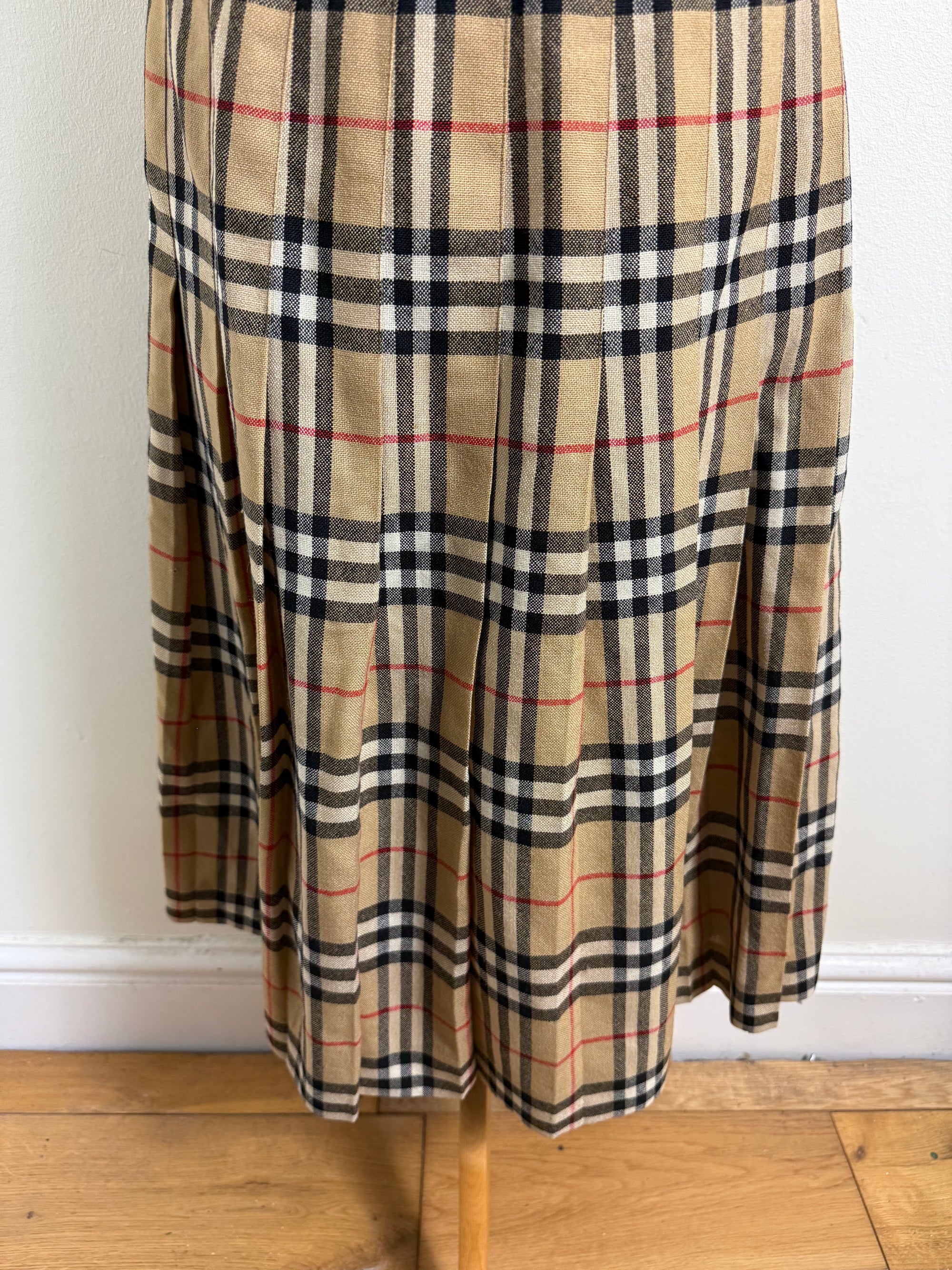 Burberry 100% Wool Vintage Check Skirt