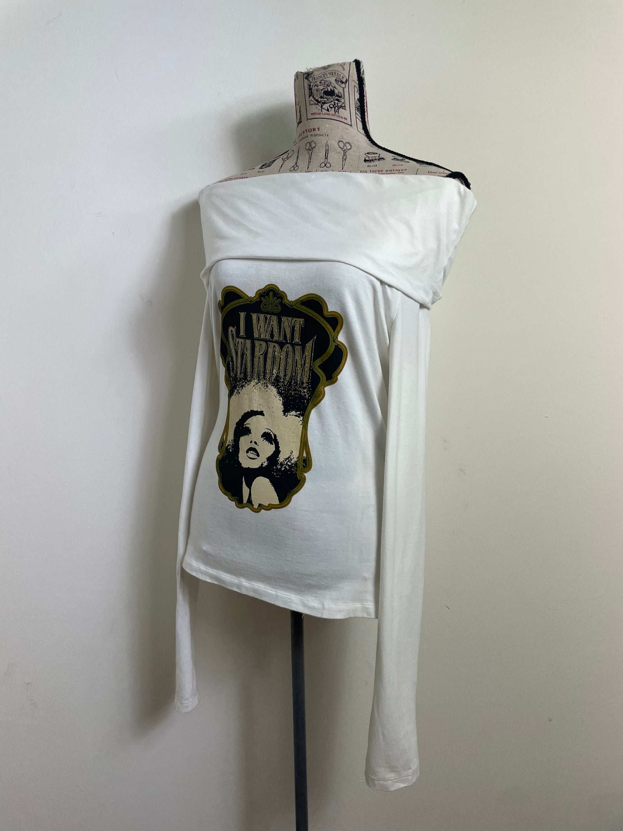 D&G Vintage White Bardot Long Sleeve Graphic Top