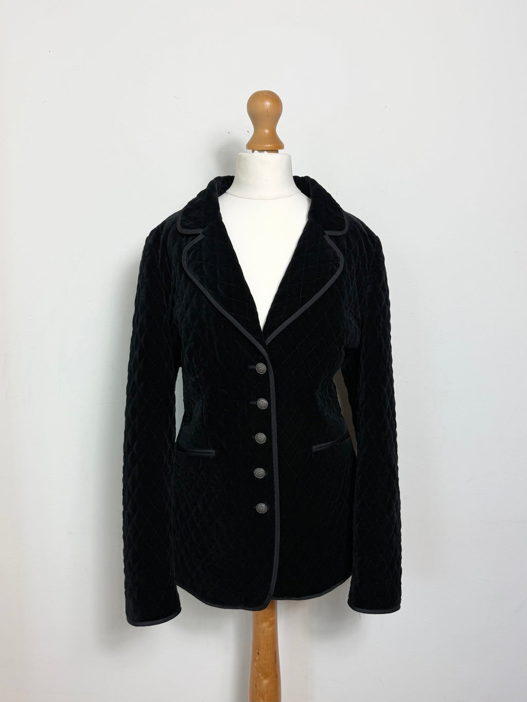 H Moser Vintage Black Quilted Velvet Blazer