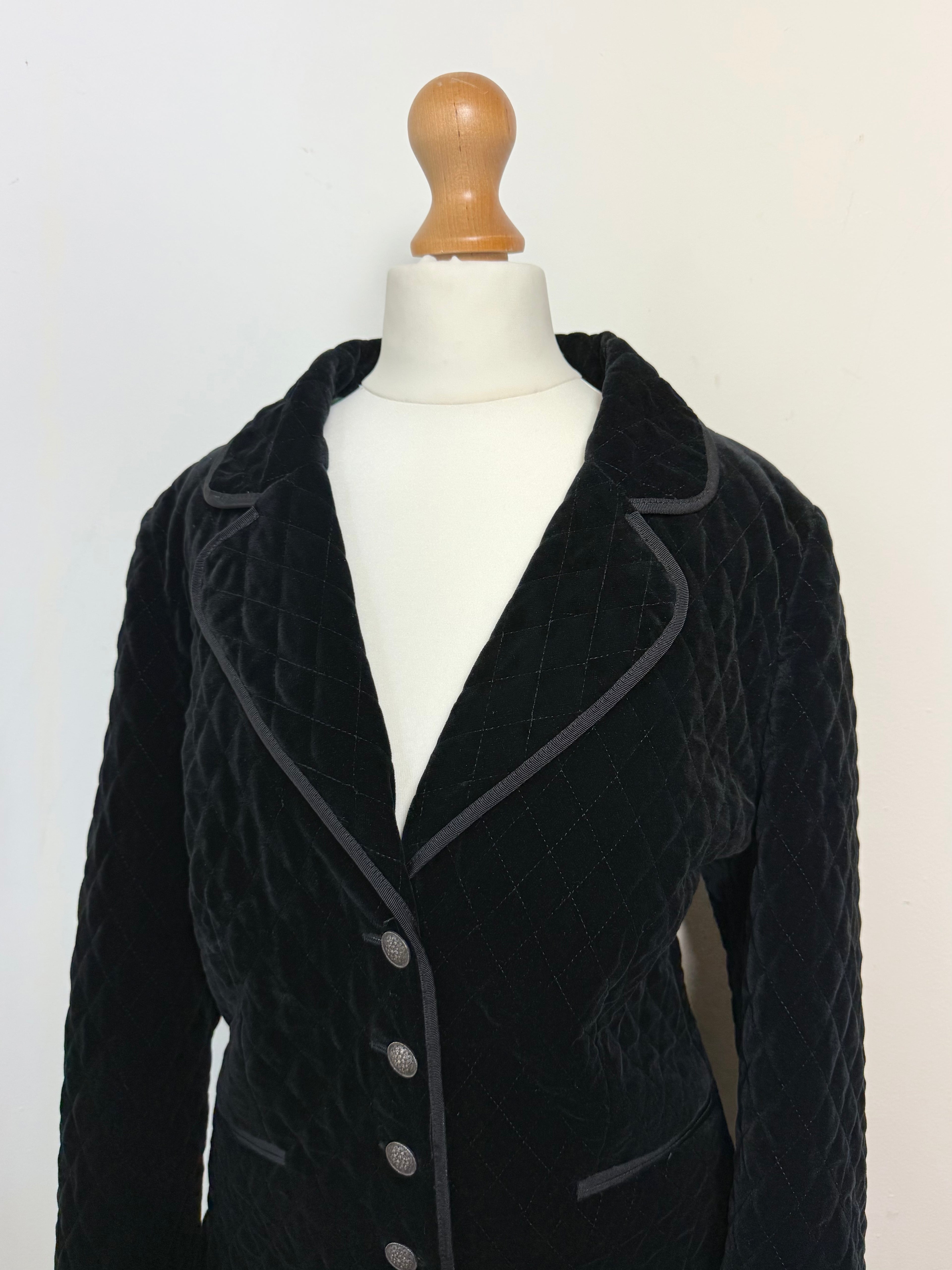 H Moser Vintage Black Quilted Velvet Blazer