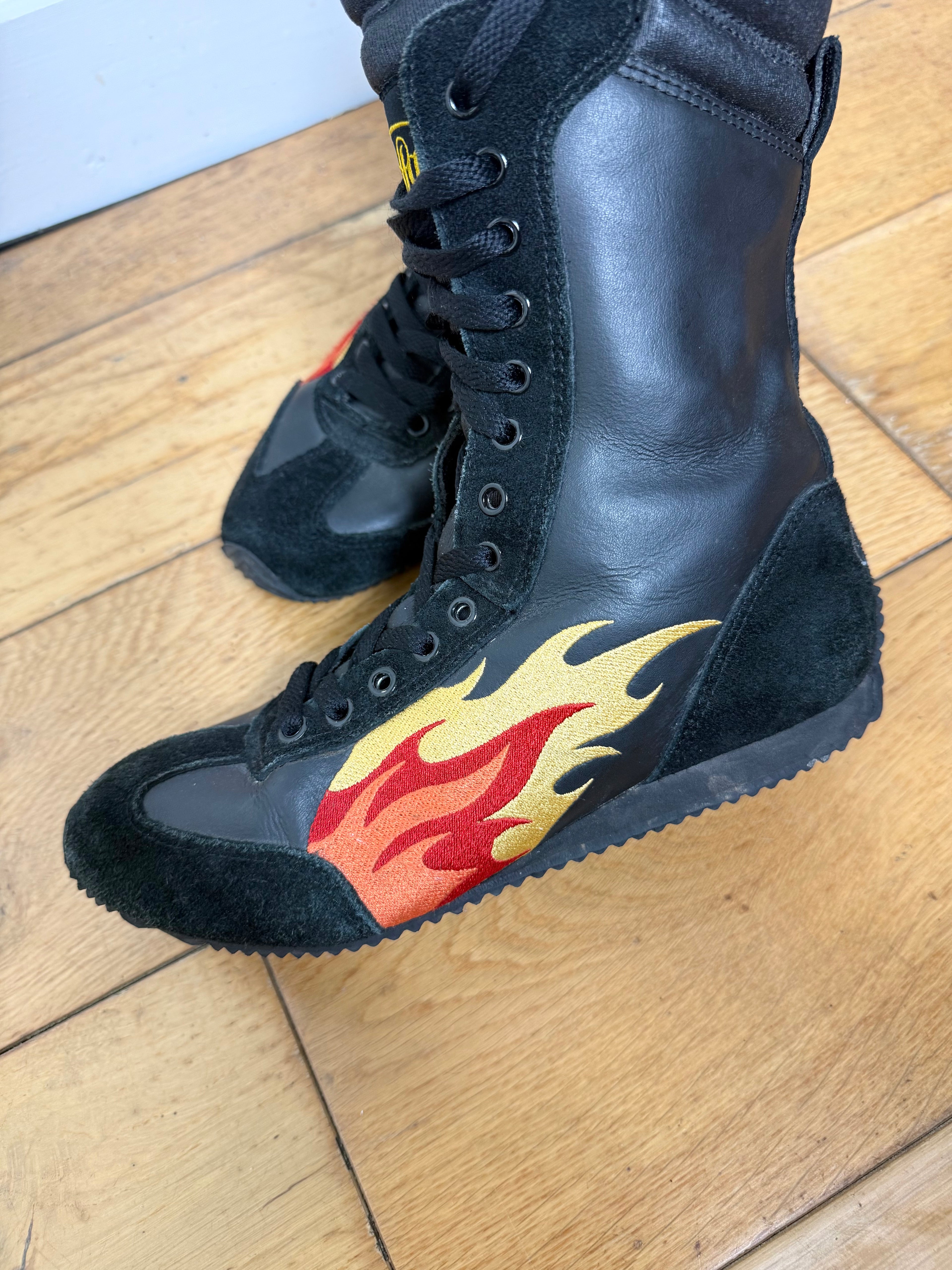 Buffalo Vintage 90s Boxing Boots